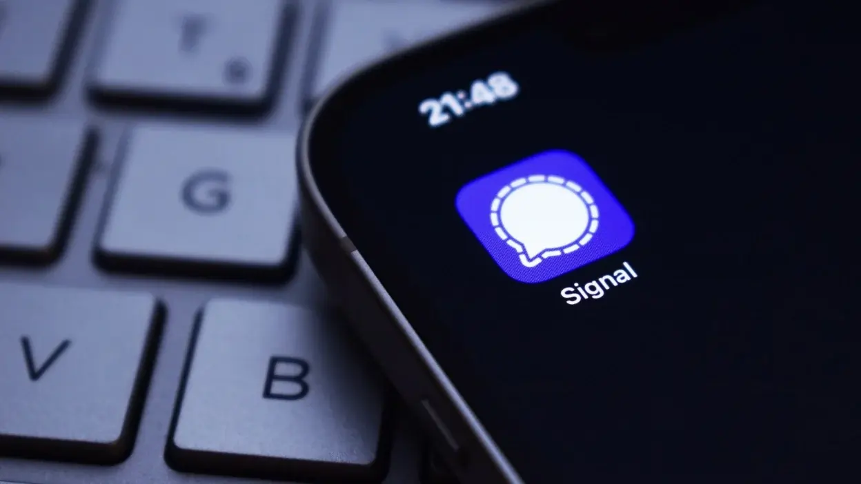 FBI Retrieve Deleted Signal Messages 2026 FBI Retrieved Deleted Signal Messages From an iPhone — Here's Exactly How, and the One Setting That Would Have Stopped It